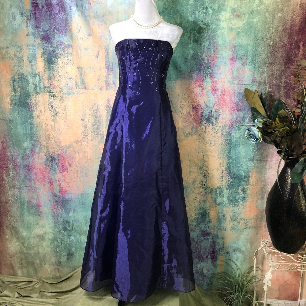 💜💜Roberta Strapless gown w/embroidery Prom Dress